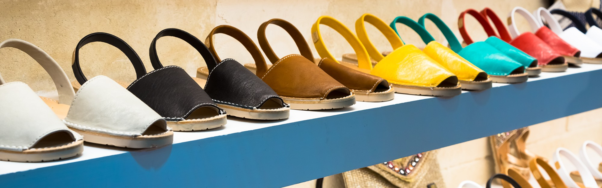 Shoe Outlet vs Retail Store: What’s the Real Difference?